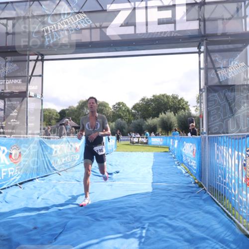 25.08.2024 - Elbe Triathlon Hamburg H.Heesch http://msf.ph/oto/6837773 25.08.2024 10:22:24 Ziel 37, 105 meine-sportfotos.de