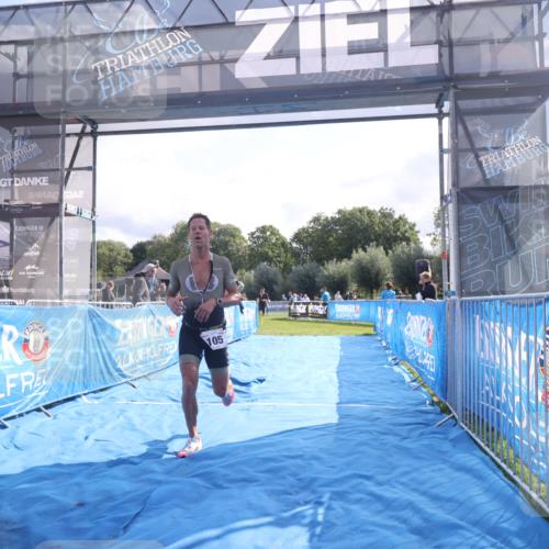 25.08.2024 - Elbe Triathlon Hamburg H.Heesch http://msf.ph/oto/6837778 25.08.2024 10:22:24 Ziel 37, 105 meine-sportfotos.de