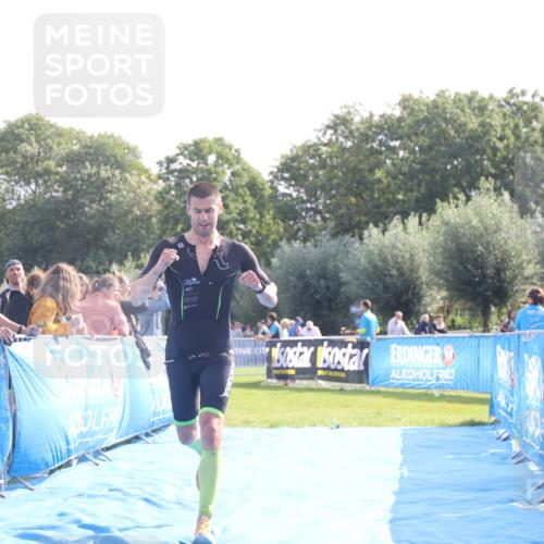 25.08.2024 - Elbe Triathlon Hamburg H.Heesch http://msf.ph/oto/6837794 25.08.2024 10:22:29 Ziel 37, 105 meine-sportfotos.de