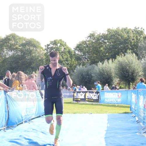 25.08.2024 - Elbe Triathlon Hamburg H.Heesch http://msf.ph/oto/6837807 25.08.2024 10:22:29 Ziel 37, 105 meine-sportfotos.de