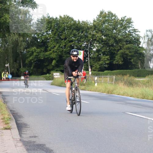 25.08.2024 - Elbe Triathlon Hamburg Fuchs,  Jonas http://msf.ph/oto/6837827 25.08.2024 08:51:39 Radfahren 180, 187 meine-sportfotos.de
