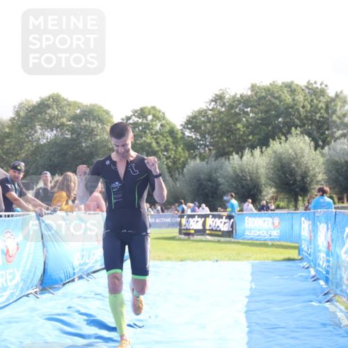 25.08.2024 - Elbe Triathlon Hamburg H.Heesch http://msf.ph/oto/6837831 25.08.2024 10:22:30 Ziel 37, 105 meine-sportfotos.de