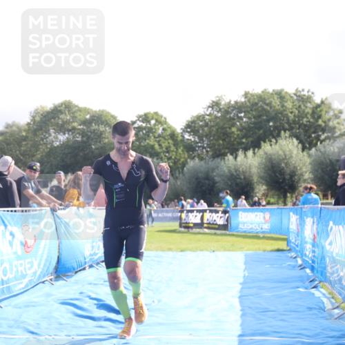 25.08.2024 - Elbe Triathlon Hamburg H.Heesch http://msf.ph/oto/6837840 25.08.2024 10:22:30 Ziel 37, 105 meine-sportfotos.de