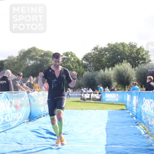 25.08.2024 - Elbe Triathlon Hamburg H.Heesch http://msf.ph/oto/6837845 25.08.2024 10:22:30 Ziel 37, 105 meine-sportfotos.de