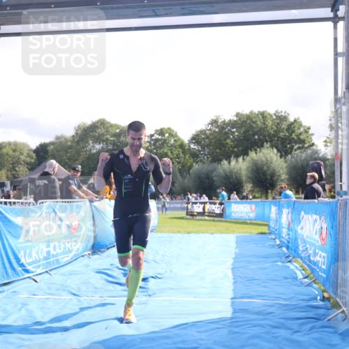 25.08.2024 - Elbe Triathlon Hamburg H.Heesch http://msf.ph/oto/6837858 25.08.2024 10:22:30 Ziel 37, 105 meine-sportfotos.de