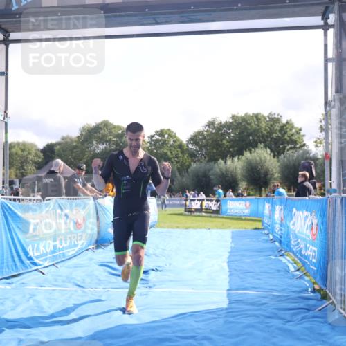 25.08.2024 - Elbe Triathlon Hamburg H.Heesch http://msf.ph/oto/6837863 25.08.2024 10:22:30 Ziel 37, 105 meine-sportfotos.de