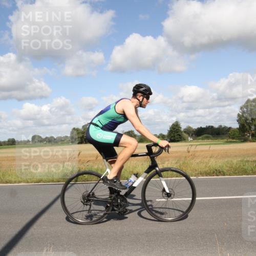25.08.2024 - Elbe Triathlon Hamburg Fuchs,  Jonas http://msf.ph/oto/6837864 25.08.2024 10:46:30 Radfahren 754, 709, 1436, 723 meine-sportfotos.de