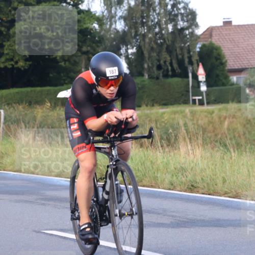25.08.2024 - Elbe Triathlon Hamburg Fuchs,  Jonas http://msf.ph/oto/6837868 25.08.2024 08:51:42 Radfahren 180, 187 meine-sportfotos.de