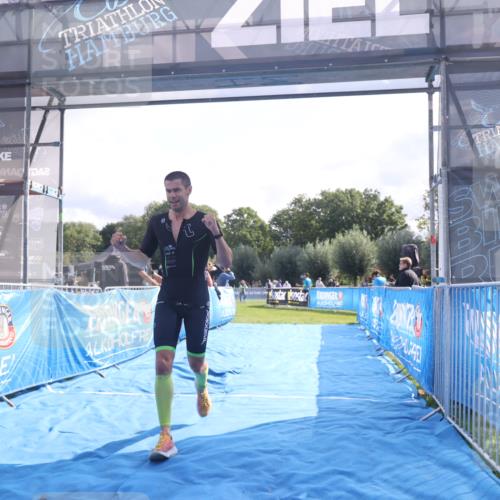 25.08.2024 - Elbe Triathlon Hamburg H.Heesch http://msf.ph/oto/6837889 25.08.2024 10:22:30 Ziel 37, 105 meine-sportfotos.de