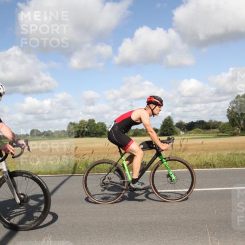 25.08.2024 - Elbe Triathlon Hamburg Fuchs,  Jonas http://msf.ph/oto/6837893 25.08.2024 10:46:48 Radfahren 562, 574, 527, 682, 665, 405 meine-sportfotos.de