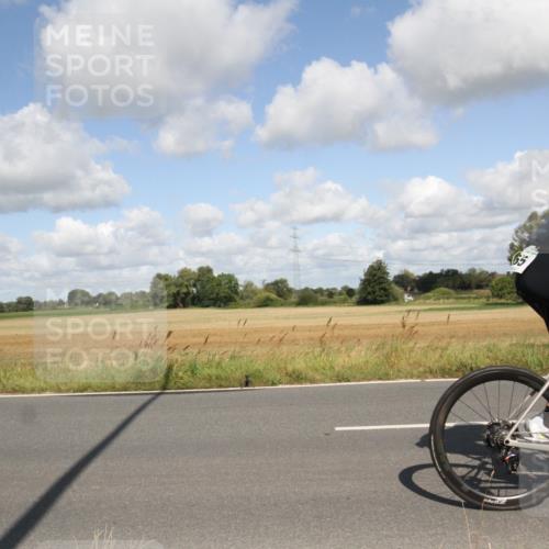 25.08.2024 - Elbe Triathlon Hamburg Fuchs,  Jonas http://msf.ph/oto/6837899 25.08.2024 10:46:49 Radfahren 527, 682, 665, 405, 587 meine-sportfotos.de