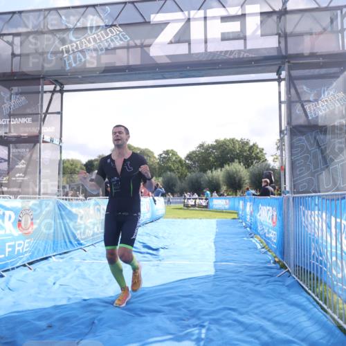 25.08.2024 - Elbe Triathlon Hamburg H.Heesch http://msf.ph/oto/6837900 25.08.2024 10:22:30 Ziel 37, 105 meine-sportfotos.de