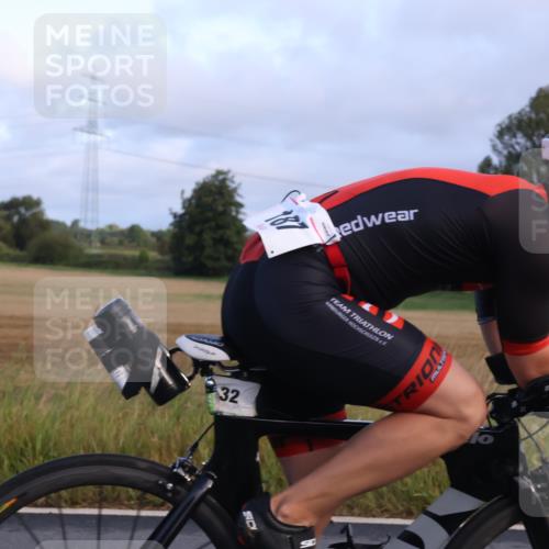 25.08.2024 - Elbe Triathlon Hamburg Fuchs,  Jonas http://msf.ph/oto/6837905 25.08.2024 08:51:43 Radfahren 180, 187 meine-sportfotos.de