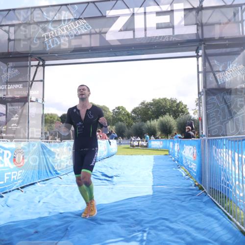 25.08.2024 - Elbe Triathlon Hamburg H.Heesch http://msf.ph/oto/6837907 25.08.2024 10:22:31 Ziel 37, 105 meine-sportfotos.de
