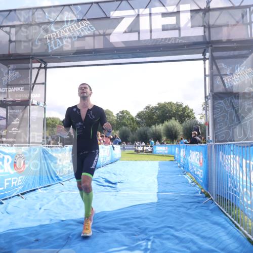 25.08.2024 - Elbe Triathlon Hamburg H.Heesch http://msf.ph/oto/6837913 25.08.2024 10:22:31 Ziel 37, 105 meine-sportfotos.de