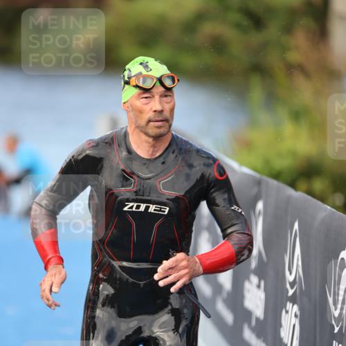 25.08.2024 - Elbe Triathlon Hamburg H.Heesch http://msf.ph/oto/6837935 25.08.2024 08:40:37 Schwimmen 62, 73, 107 meine-sportfotos.de