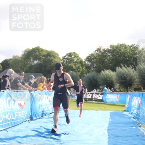 25.08.2024 - Elbe Triathlon Hamburg H.Heesch http://msf.ph/oto/6837936 25.08.2024 10:23:19 Ziel 56, 61 meine-sportfotos.de