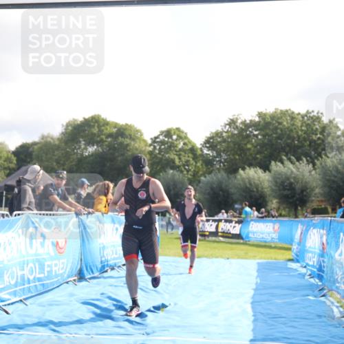 25.08.2024 - Elbe Triathlon Hamburg H.Heesch http://msf.ph/oto/6837944 25.08.2024 10:23:19 Ziel 56, 61 meine-sportfotos.de