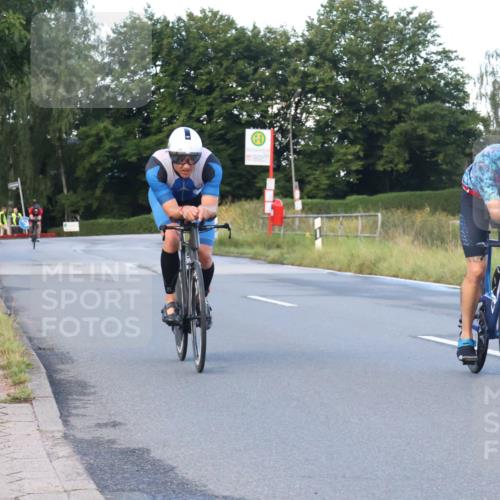 25.08.2024 - Elbe Triathlon Hamburg Fuchs,  Jonas http://msf.ph/oto/6837953 25.08.2024 08:52:39 Radfahren 71, 176, 79 meine-sportfotos.de