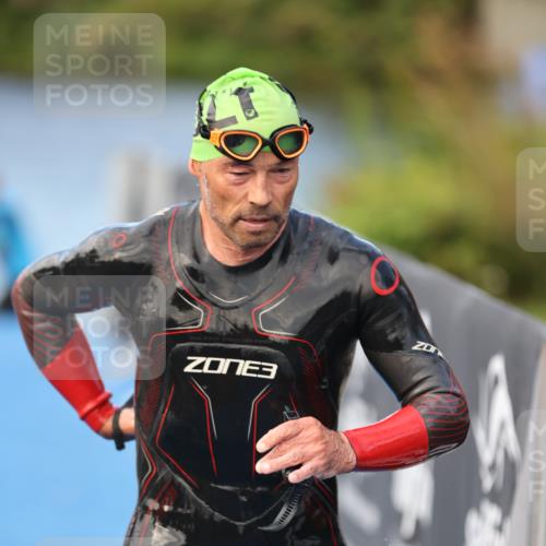 25.08.2024 - Elbe Triathlon Hamburg H.Heesch http://msf.ph/oto/6837958 25.08.2024 08:40:38 Schwimmen 62, 73, 107 meine-sportfotos.de