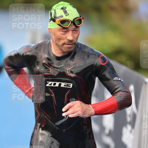 25.08.2024 - Elbe Triathlon Hamburg H.Heesch http://msf.ph/oto/6837966 25.08.2024 08:40:38 Schwimmen 62, 73, 107 meine-sportfotos.de
