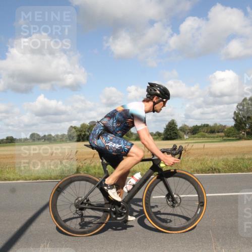 25.08.2024 - Elbe Triathlon Hamburg Fuchs,  Jonas http://msf.ph/oto/6837967 25.08.2024 10:47:52 Radfahren 743, 761, 790 meine-sportfotos.de