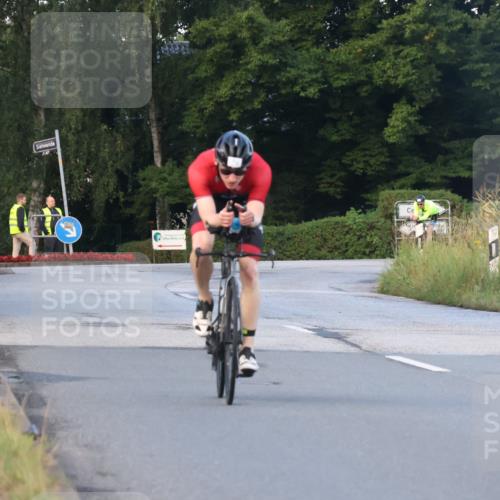 25.08.2024 - Elbe Triathlon Hamburg Fuchs,  Jonas http://msf.ph/oto/6837977 25.08.2024 08:52:43 Radfahren 71, 176, 79 meine-sportfotos.de