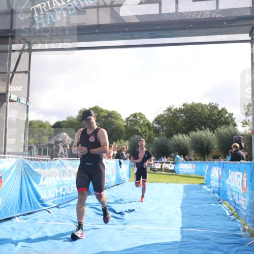 25.08.2024 - Elbe Triathlon Hamburg H.Heesch http://msf.ph/oto/6837981 25.08.2024 10:23:20 Ziel 56, 61 meine-sportfotos.de