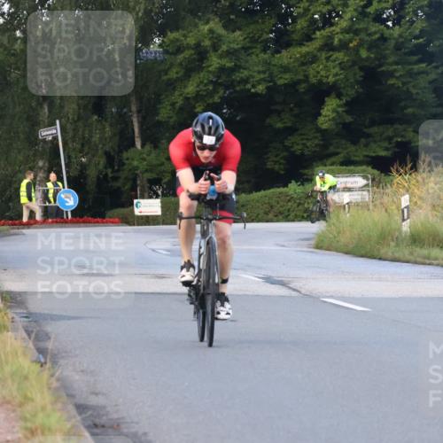 25.08.2024 - Elbe Triathlon Hamburg Fuchs,  Jonas http://msf.ph/oto/6837984 25.08.2024 08:52:43 Radfahren 71, 176, 79 meine-sportfotos.de