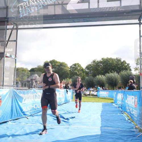 25.08.2024 - Elbe Triathlon Hamburg H.Heesch http://msf.ph/oto/6837987 25.08.2024 10:23:20 Ziel 56, 61 meine-sportfotos.de