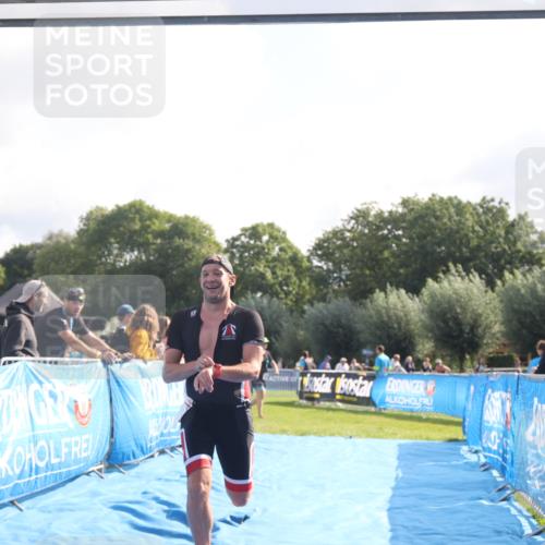 25.08.2024 - Elbe Triathlon Hamburg H.Heesch http://msf.ph/oto/6837994 25.08.2024 10:23:21 Ziel 56, 61 meine-sportfotos.de