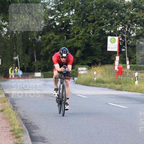 25.08.2024 - Elbe Triathlon Hamburg Fuchs,  Jonas http://msf.ph/oto/6837997 25.08.2024 08:52:44 Radfahren 71, 176, 79 meine-sportfotos.de