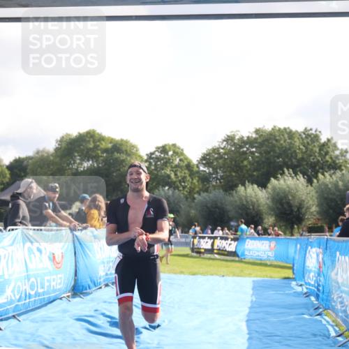 25.08.2024 - Elbe Triathlon Hamburg H.Heesch http://msf.ph/oto/6837998 25.08.2024 10:23:21 Ziel 56, 61 meine-sportfotos.de
