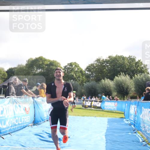 25.08.2024 - Elbe Triathlon Hamburg H.Heesch http://msf.ph/oto/6838003 25.08.2024 10:23:21 Ziel 56, 61 meine-sportfotos.de