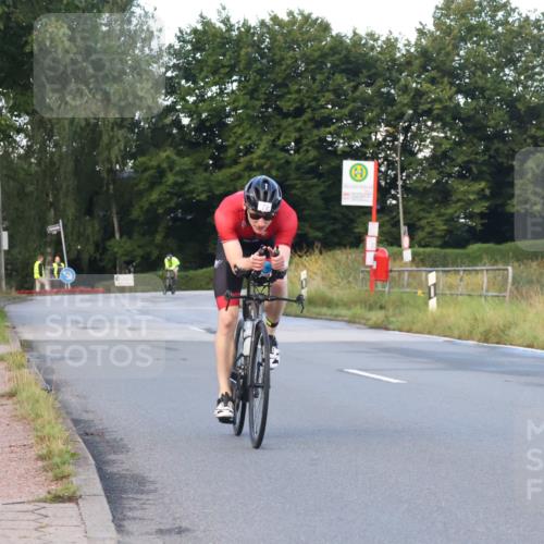 25.08.2024 - Elbe Triathlon Hamburg Fuchs,  Jonas http://msf.ph/oto/6838005 25.08.2024 08:52:44 Radfahren 71, 176, 79 meine-sportfotos.de