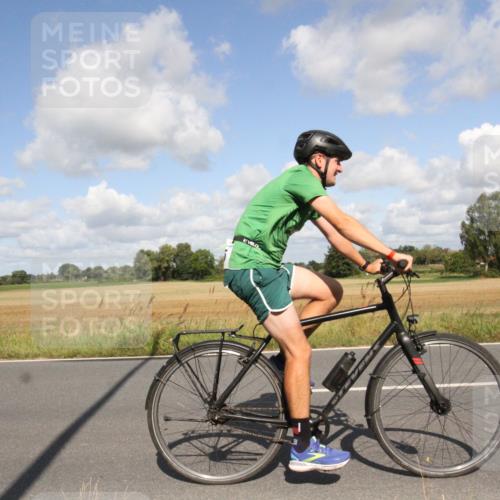 25.08.2024 - Elbe Triathlon Hamburg Fuchs,  Jonas http://msf.ph/oto/6838007 25.08.2024 10:48:39 Radfahren 585, 650 meine-sportfotos.de