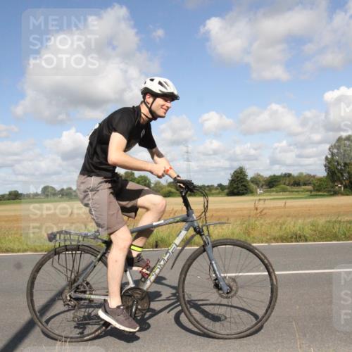 25.08.2024 - Elbe Triathlon Hamburg Fuchs,  Jonas http://msf.ph/oto/6838011 25.08.2024 10:48:41 Radfahren 585, 650 meine-sportfotos.de