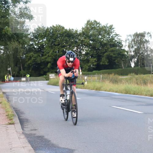 25.08.2024 - Elbe Triathlon Hamburg Fuchs,  Jonas http://msf.ph/oto/6838013 25.08.2024 08:52:44 Radfahren 71, 176, 79 meine-sportfotos.de
