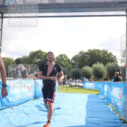25.08.2024 - Elbe Triathlon Hamburg H.Heesch http://msf.ph/oto/6838014 25.08.2024 10:23:21 Ziel 56, 61 meine-sportfotos.de