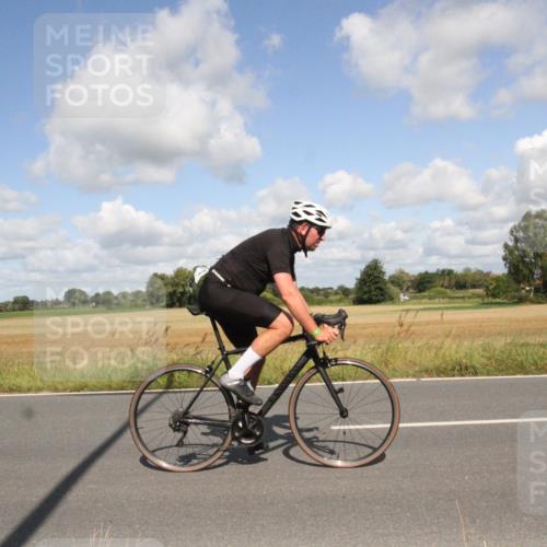 25.08.2024 - Elbe Triathlon Hamburg Fuchs,  Jonas http://msf.ph/oto/6838022 25.08.2024 10:48:52 Radfahren 628, 711, 745, 717, 568 meine-sportfotos.de
