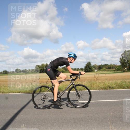 25.08.2024 - Elbe Triathlon Hamburg Fuchs,  Jonas http://msf.ph/oto/6838024 25.08.2024 10:48:52 Radfahren 628, 711, 745, 717, 568 meine-sportfotos.de