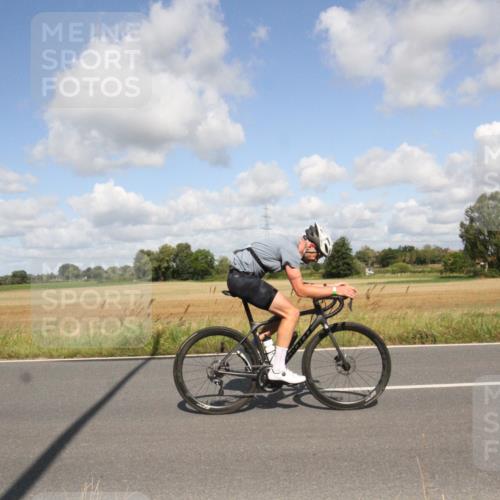25.08.2024 - Elbe Triathlon Hamburg Fuchs,  Jonas http://msf.ph/oto/6838026 25.08.2024 10:48:56 Radfahren 628, 711, 745, 717, 568, 729 meine-sportfotos.de