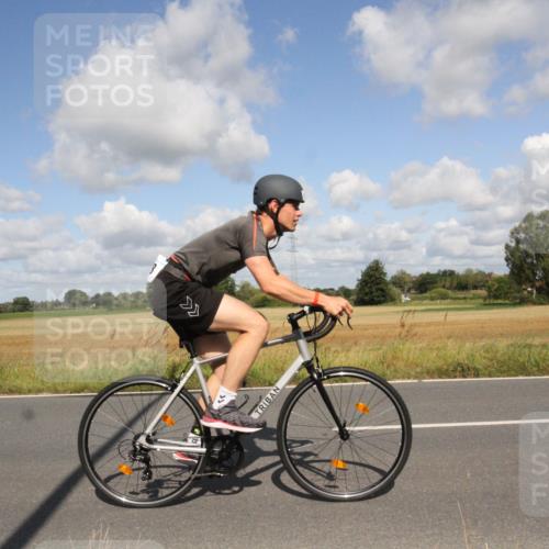 25.08.2024 - Elbe Triathlon Hamburg Fuchs,  Jonas http://msf.ph/oto/6838028 25.08.2024 10:48:57 Radfahren 628, 711, 745, 717, 568, 729, 706 meine-sportfotos.de