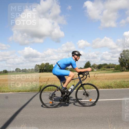 25.08.2024 - Elbe Triathlon Hamburg Fuchs,  Jonas http://msf.ph/oto/6838030 25.08.2024 10:48:59 Radfahren 745, 717, 568, 729, 706 meine-sportfotos.de