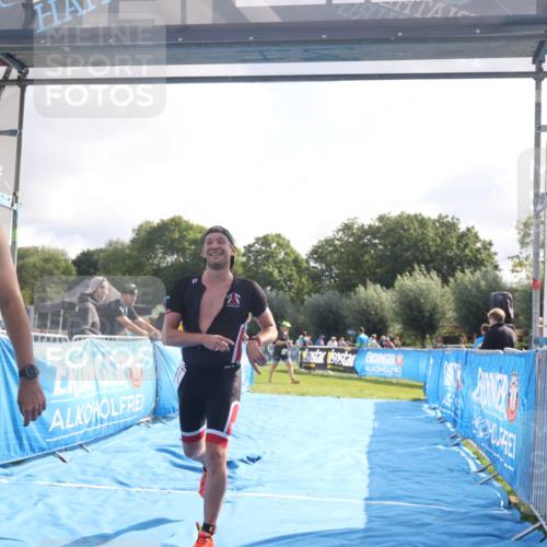 25.08.2024 - Elbe Triathlon Hamburg H.Heesch http://msf.ph/oto/6838040 25.08.2024 10:23:21 Ziel 56, 61 meine-sportfotos.de