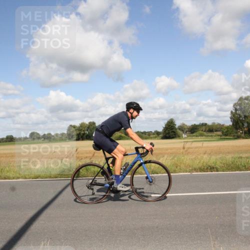25.08.2024 - Elbe Triathlon Hamburg Fuchs,  Jonas http://msf.ph/oto/6838049 25.08.2024 10:49:09 Radfahren 706, 651, 577, 692 meine-sportfotos.de