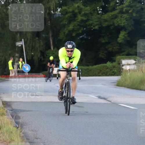 25.08.2024 - Elbe Triathlon Hamburg Fuchs,  Jonas http://msf.ph/oto/6838052 25.08.2024 08:52:50 Radfahren 79, 190, 80 meine-sportfotos.de