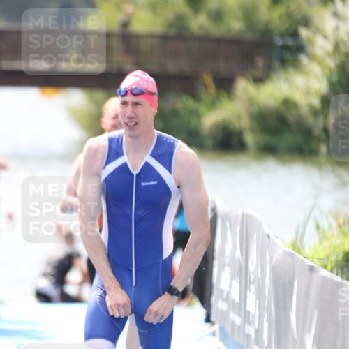 25.08.2024 - Elbe Triathlon Hamburg H.Heesch http://msf.ph/oto/6838053 25.08.2024 14:04:50 Schwimmen 24, 26, 27, 31 meine-sportfotos.de