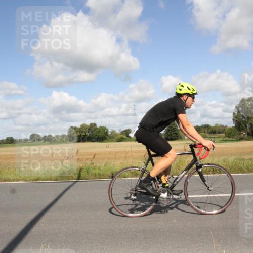 25.08.2024 - Elbe Triathlon Hamburg Fuchs,  Jonas http://msf.ph/oto/6838054 25.08.2024 10:49:19 Radfahren 707, 670, 713 meine-sportfotos.de