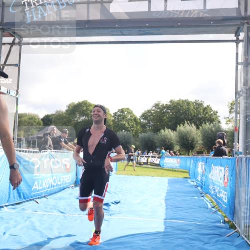 25.08.2024 - Elbe Triathlon Hamburg H.Heesch http://msf.ph/oto/6838055 25.08.2024 10:23:22 Ziel 56, 61 meine-sportfotos.de